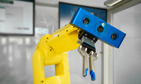Durch Industriekameras als Augen und Bildverarbeitung als Sehkraft sind Roboter in der Lage, ihre Umgebung wahrzunehmen und darin zu agieren.